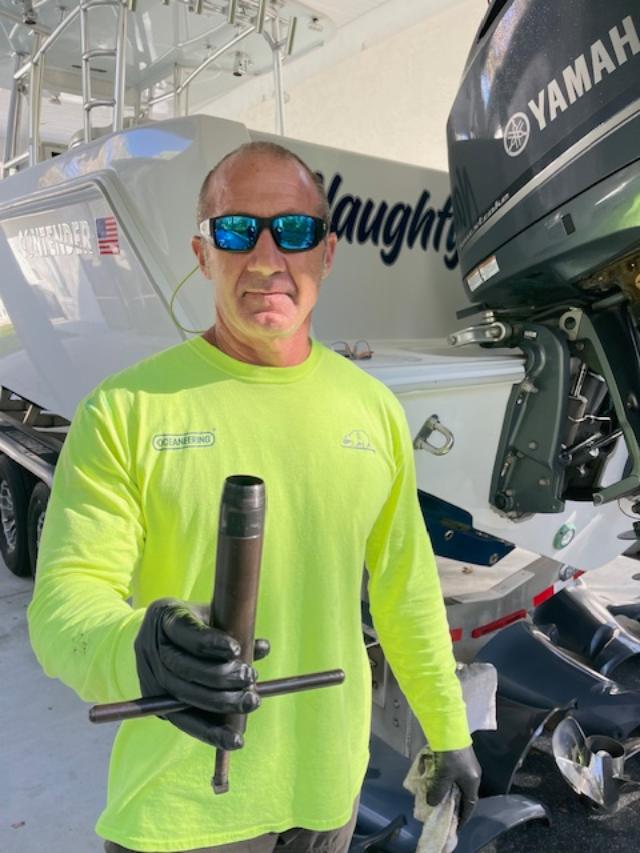 Outboard Prop Shaft Seal Puller works in < 5 minutes! T Handle Removal Tool with jacking bolt